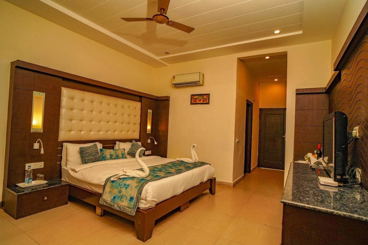 Excel Hotels And Resorts Bhīm Tāl Екстериор снимка