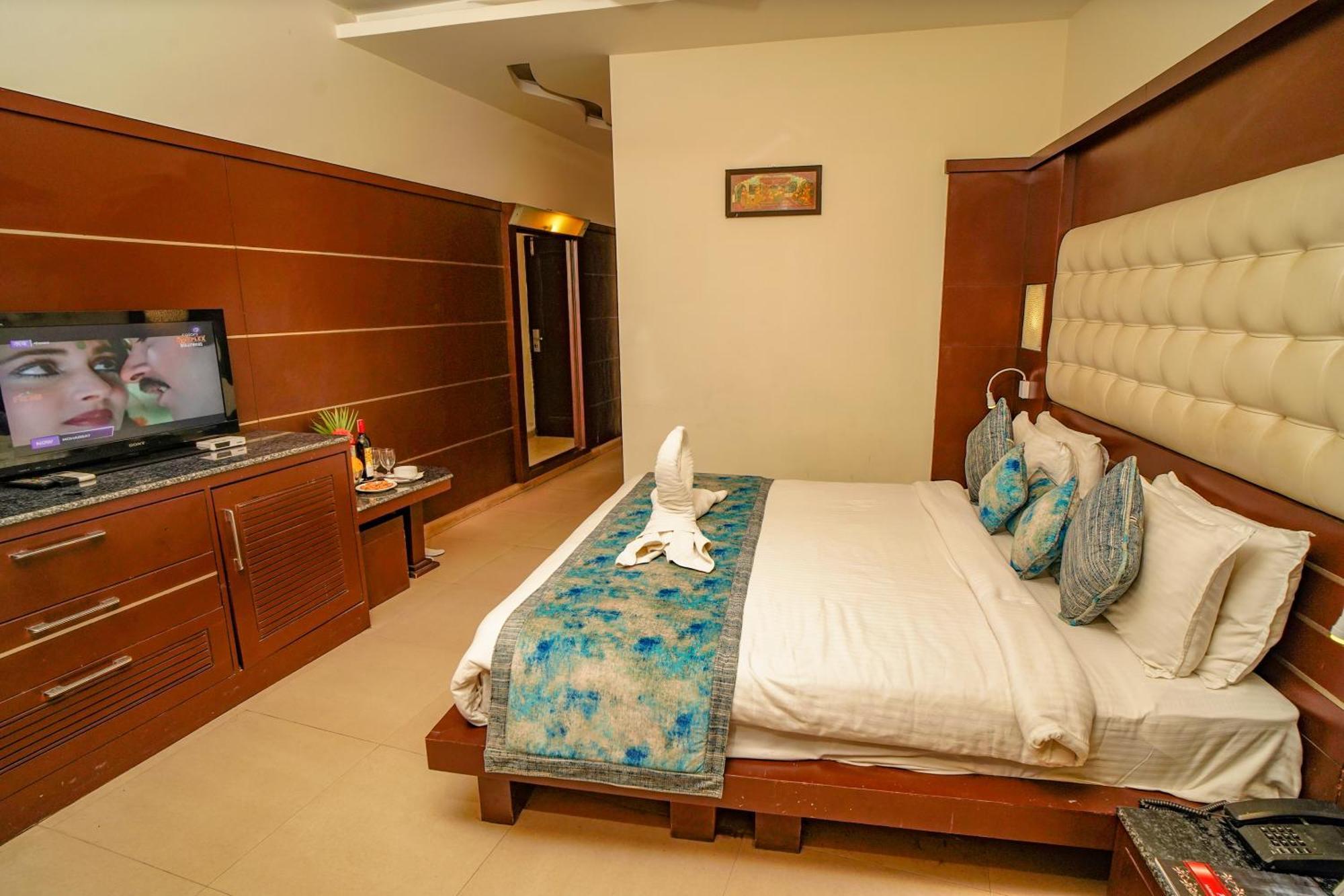 Excel Hotels And Resorts Bhīm Tāl Екстериор снимка